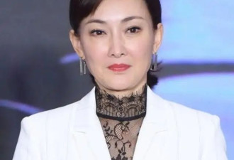 168高的牛莉身材比例太出众，穿西装+喇叭裤好惊艳，气质不输超模