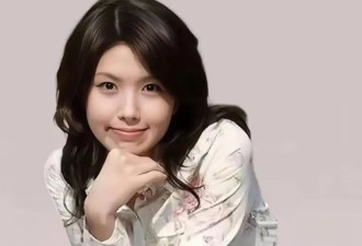 女演员李恩珠有多悲惨？塞“玩具”领奖？