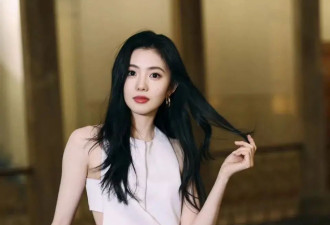 钟楚曦、周雨彤美得各有风格，她们的穿搭太值得借鉴了