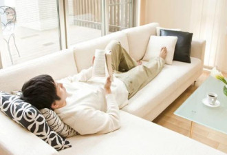 吃饱后哪种姿势最利于养生？坐、躺还是站