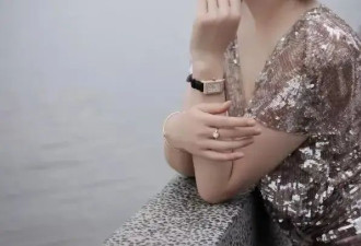 49岁梅婷瘦身后更美，穿丝绒鎏金裙高级大气，美成贵妇差点认不出