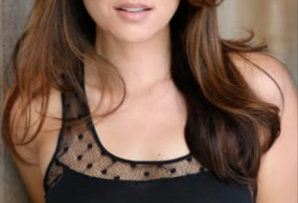 温哥华人Samantha Quan凭借《Anora》荣获奥斯卡最佳影片奖