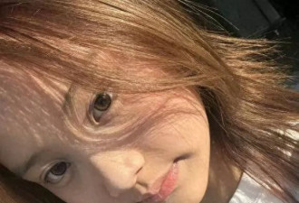 李小璐贾乃亮女儿晒新图，染浅发肤白貌美