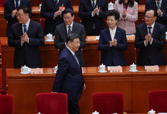 政协开幕引发长安街大堵车,各地严查进京旅客行李