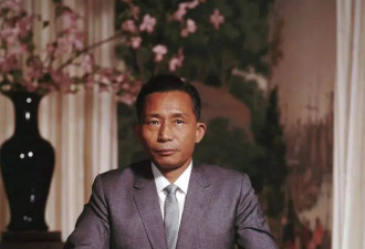 到汉城去，砍下朴正熙的头
