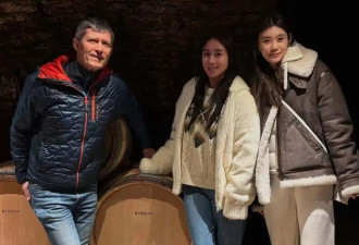 奚梦瑶才回归就又休息了！这次和小姑子出国品红酒，穿的像俩姐妹