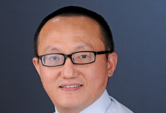 华裔教授诉大学不当解雇 曾因"中国行动计划"被捕