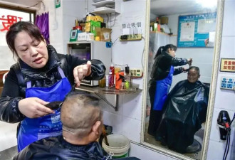 贵州一小店理发仅5元14年不涨价 店主：大家不容易