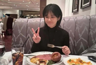 43岁张娜拉晒近照，少女感十足看着像18岁，网友：是吃了仙丹吗？