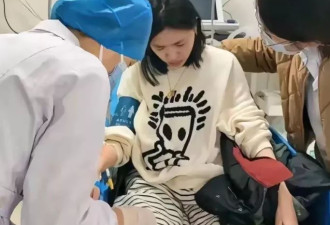 小黄重度抑郁，伤害自己被送去抢救？