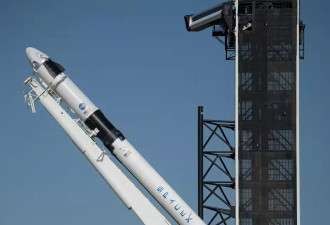 马斯克的“星舰”爆炸,NASA滞留宇航员被担心难回家