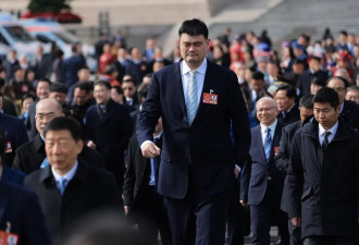 白岩松批评“太客气” 姚明感叹“中国太大了”