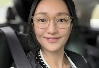51岁周迅妇女节发素颜自拍照
