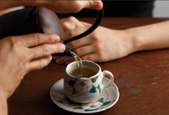泡茶也能净化水 揭秘茶叶如何吸附重金属
