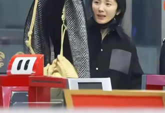 杨幂真实素颜曝光！凌晨出现在机场，发顶稀疏瘪嘴凹脸，干瘪无力