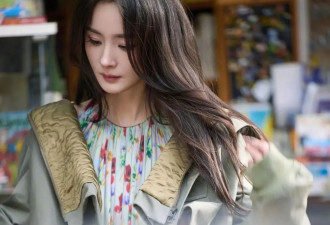 杨幂巴黎时装周街拍释出 美女总是怎么拍都好看