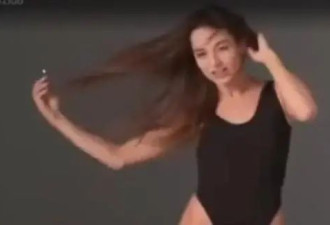 哥伦比亚检察官在法庭上播放美女视频,前总统...