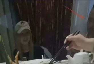 网红曝"郑爽为获美国绿卡被我爸包养，还怀孕了"