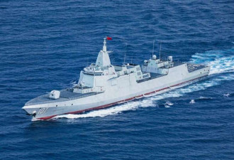 奇耻大辱?中国055编队过巽它海峡 法国航母让路