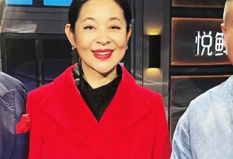64岁倪萍瘦到下巴尖尖面部浮肿太吓人！她经历过啥？