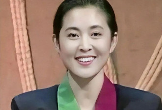 64岁倪萍瘦到下巴尖尖面部浮肿太吓人！她经历过啥？