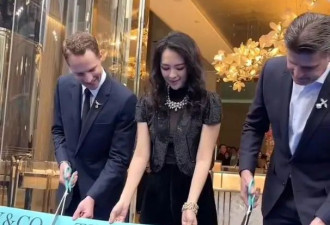 46岁章子怡现身成都活动：颜值引起网友争议！