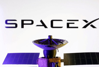 SpaceX乘龙号升空 将接回滞留的航天员
