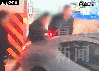 上海75岁老人开法拉利撞残他人,自称踩错油门和刹车