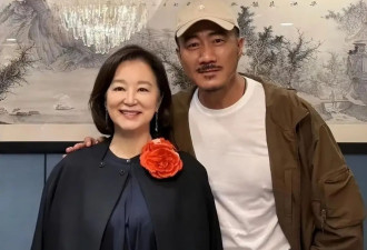 林青霞和胡军同框，她打扮素雅难掩高贵气质，骨相美比皮相美抗老