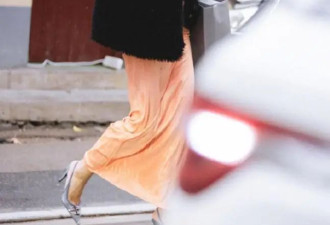 穿裙子是配平底鞋还是高跟鞋？看看上海女生街拍