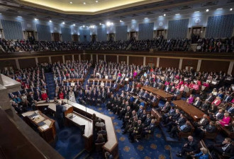 CNN民调结果显示 民主党支持率跌至历史新低 仅有…