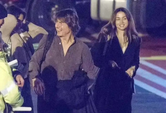  62岁阿汤哥恋上小26岁好莱坞性感女神？ 