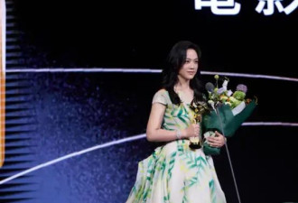 汤唯真的把女神力拉满了！获亚洲电影大奖，现场秀四种语言