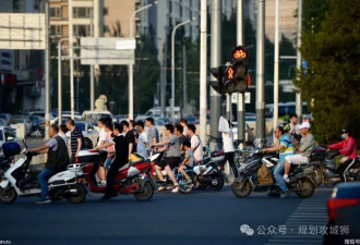 电瓶车治理困局:还要假装它是"普通自行车"多久？