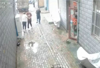 男子因停车纠纷酒后持刀闯他人库房遭“反杀”