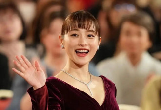  日本国民女神怀二胎！与亿万身价帅哥结婚不误搞事业 