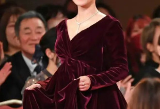  日本国民女神怀二胎！与亿万身价帅哥结婚不误搞事业 