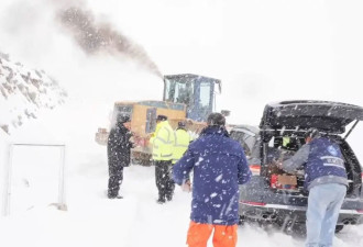 生死9小时：8名游客被困4900米雪山一天一夜