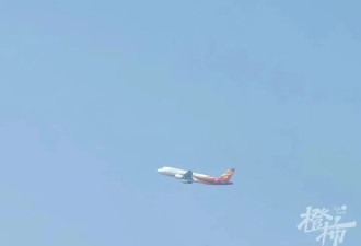 香港航空机舱起火亲历者：大家接力用瓶装水灭火