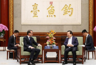 夏宝龙五年来首见香港欧商会 评论称助中国"出海"