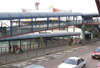 电影定档：被丈夫抛弃 她从街头摆摊到年入60亿