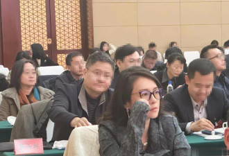 46岁章子怡文联会议素颜亮相 少女感十足