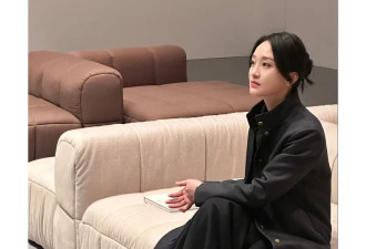 周迅大花气质绝了！一身老钱风在上海亮相，突然回春把大家都美到