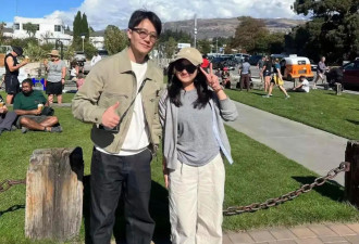 40岁黄轩在新西兰，和女友去喝咖啡，打扮好帅气，没有中年油腻感