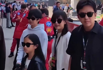 李湘带女儿参加活动，王诗龄淡妆出镜脚踩7cm高跟鞋