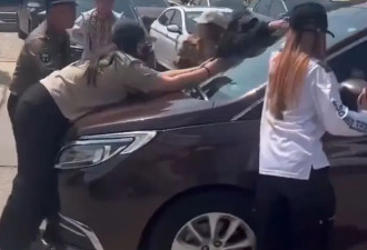 贺峻霖疑似被私生扒车引争议 对接回应：已反馈在核实