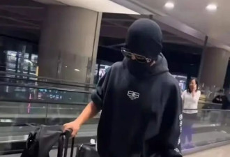 42岁王宝强机场变潮男，被误认成谢霆锋，离开马蓉后越来越好