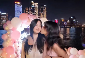 梧桐妹陪同学在游艇上庆生，19岁的她超像李嫣，朋友圈也高度相似