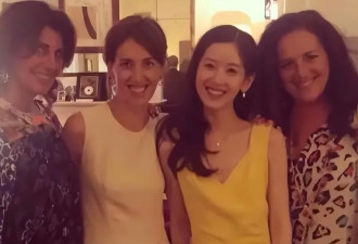 章泽天和刘嘉玲夫妇同框！嘉玲一个动作霸气显示主权