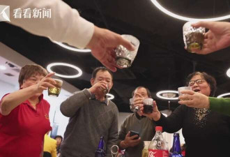 突然爆火!上海阿姨爷叔扎堆去!100元竟这么值钱